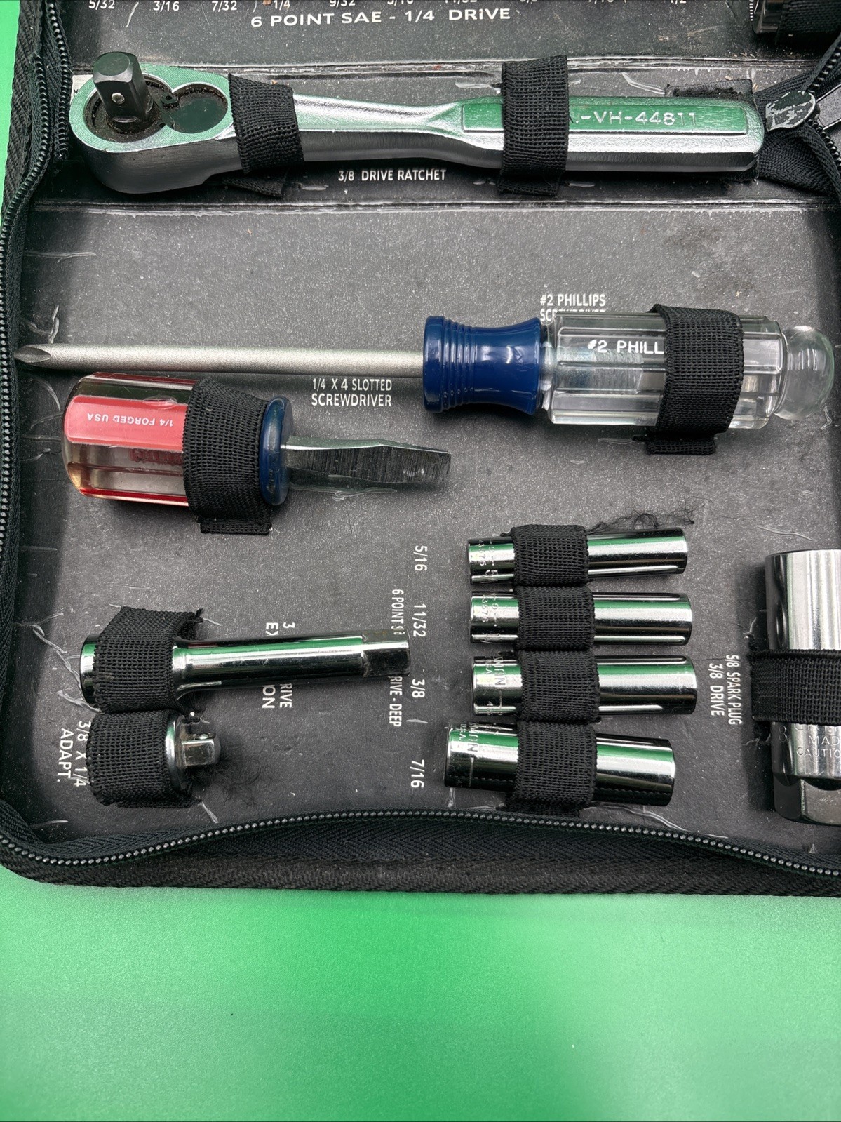 Sears Craftsman 54-piece mechanics tool set 3/8-1/4″. SAE/Metric.