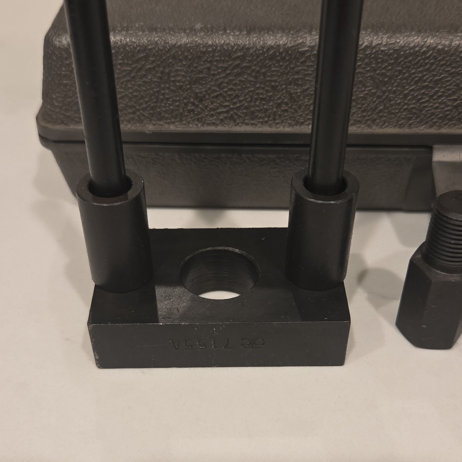 OTC FUEL INJECTOR NOZZLE PULLER FOR MACK ENGINES NO 7155A