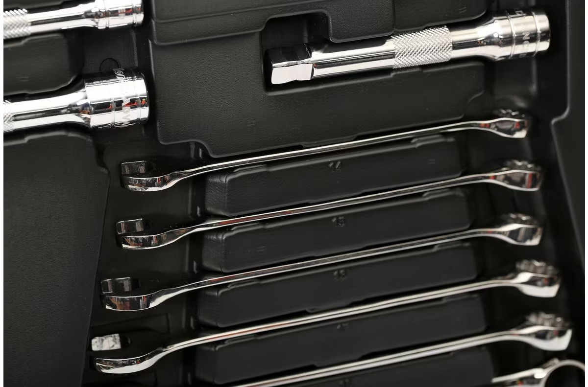 Halfords Advanced Professional 150 pc socket & spanner set Lifetime guarantee