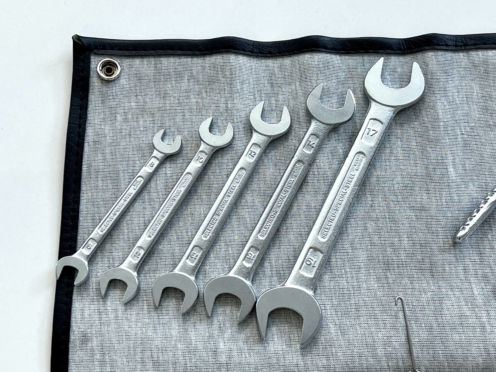 1991-94 Porsche 911 Turbo TOOL KIT POUCH – OEM Factory
