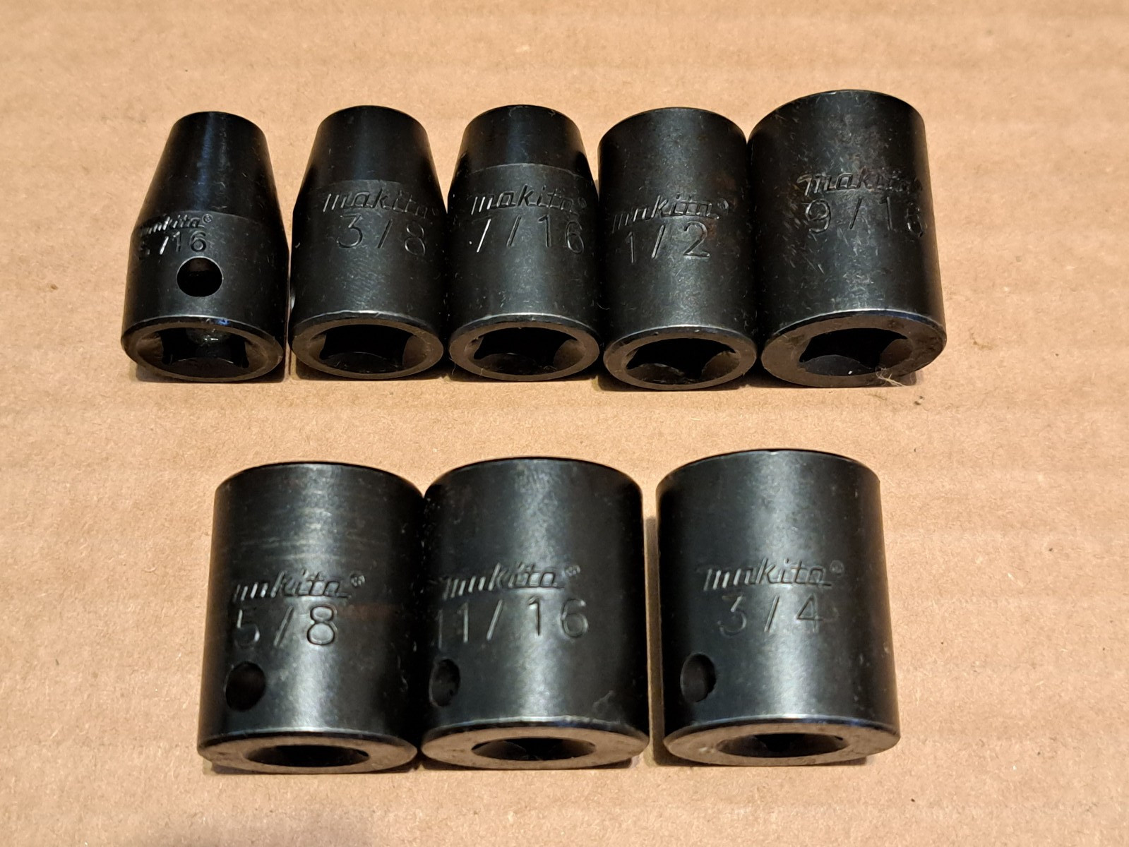 MAKITA 5/16″ – 3/4″ 8PCS IMPACT SOCKET SET, 3/8″ DRIVE 6 POINT, 5/16 – 3/4 INCH