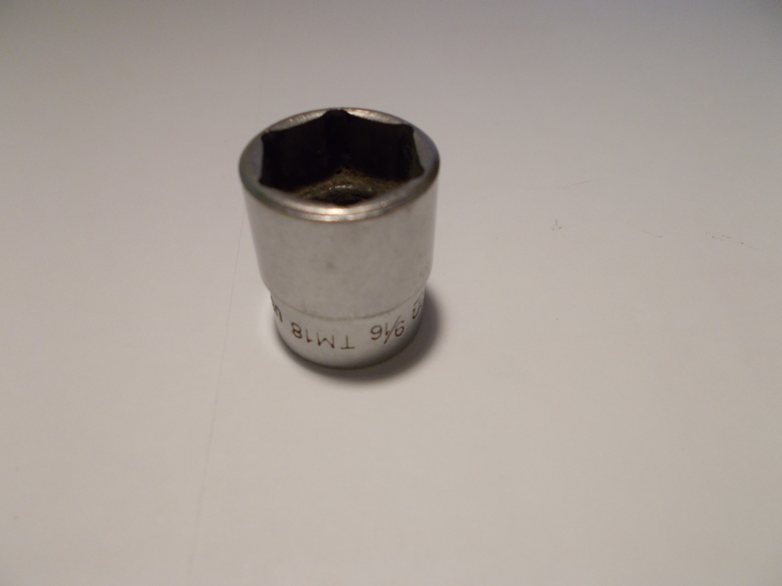 Snap On 9/16″ Shallow Socket 1/4″ Drive 6 Point TM18 Vtg Made in USA (B-4)