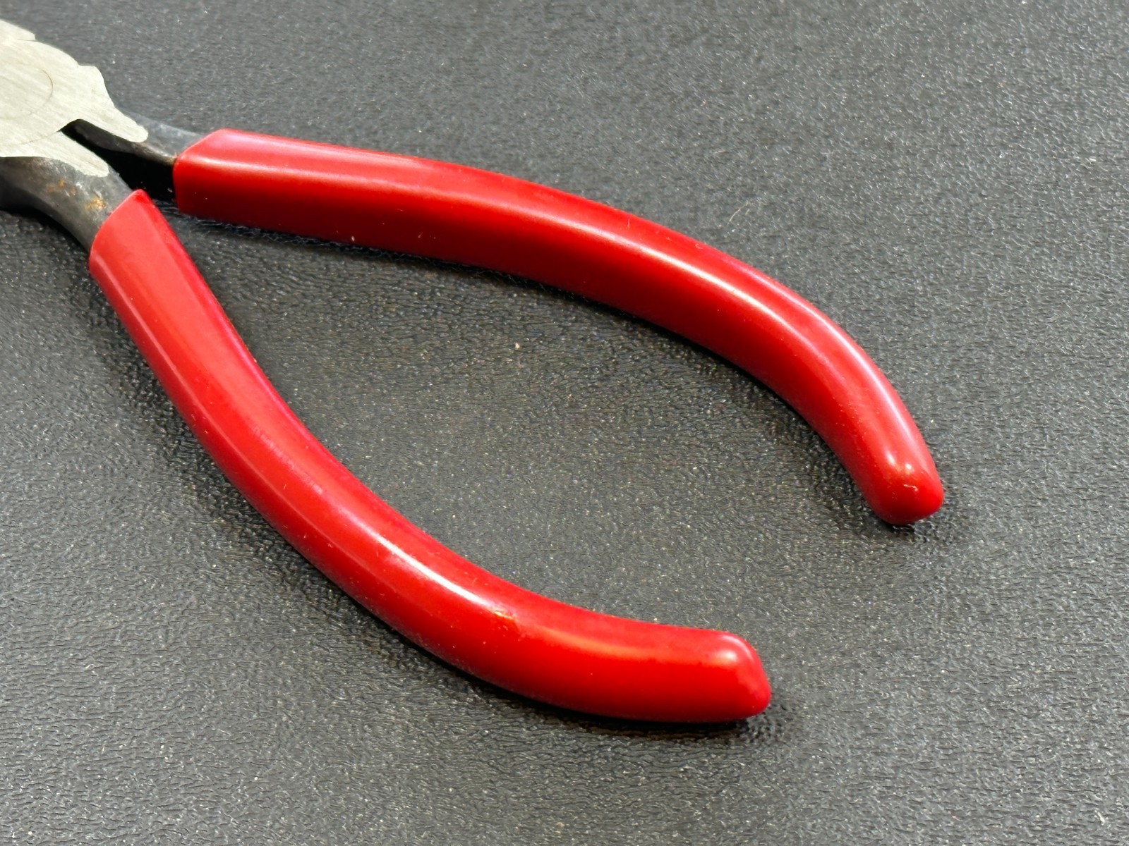 🇺🇸 CHALLENGER by Proto USA 3050G Needle Nose Pliers w/ Cutter, Red Grip, ~7″