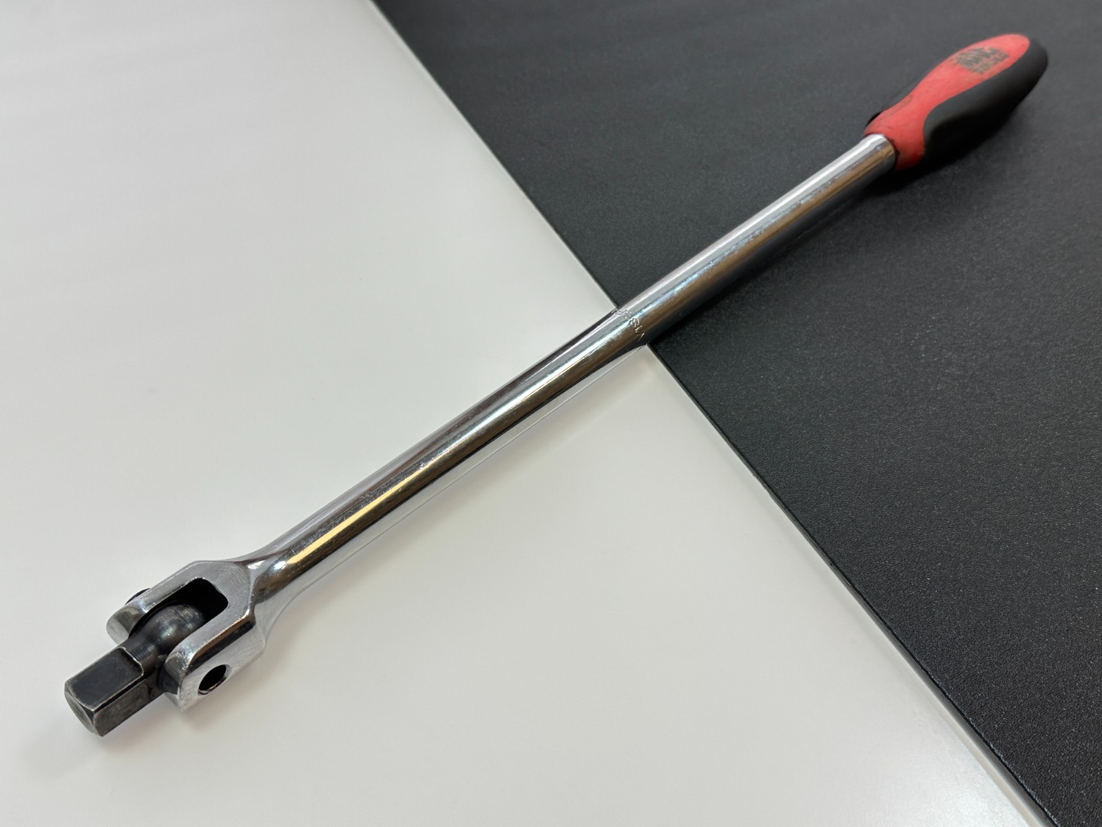 MAC Tools V18SFA Bi-Material 1/2″ Drive Breaker Bar w/ Comfort Triangular Grip