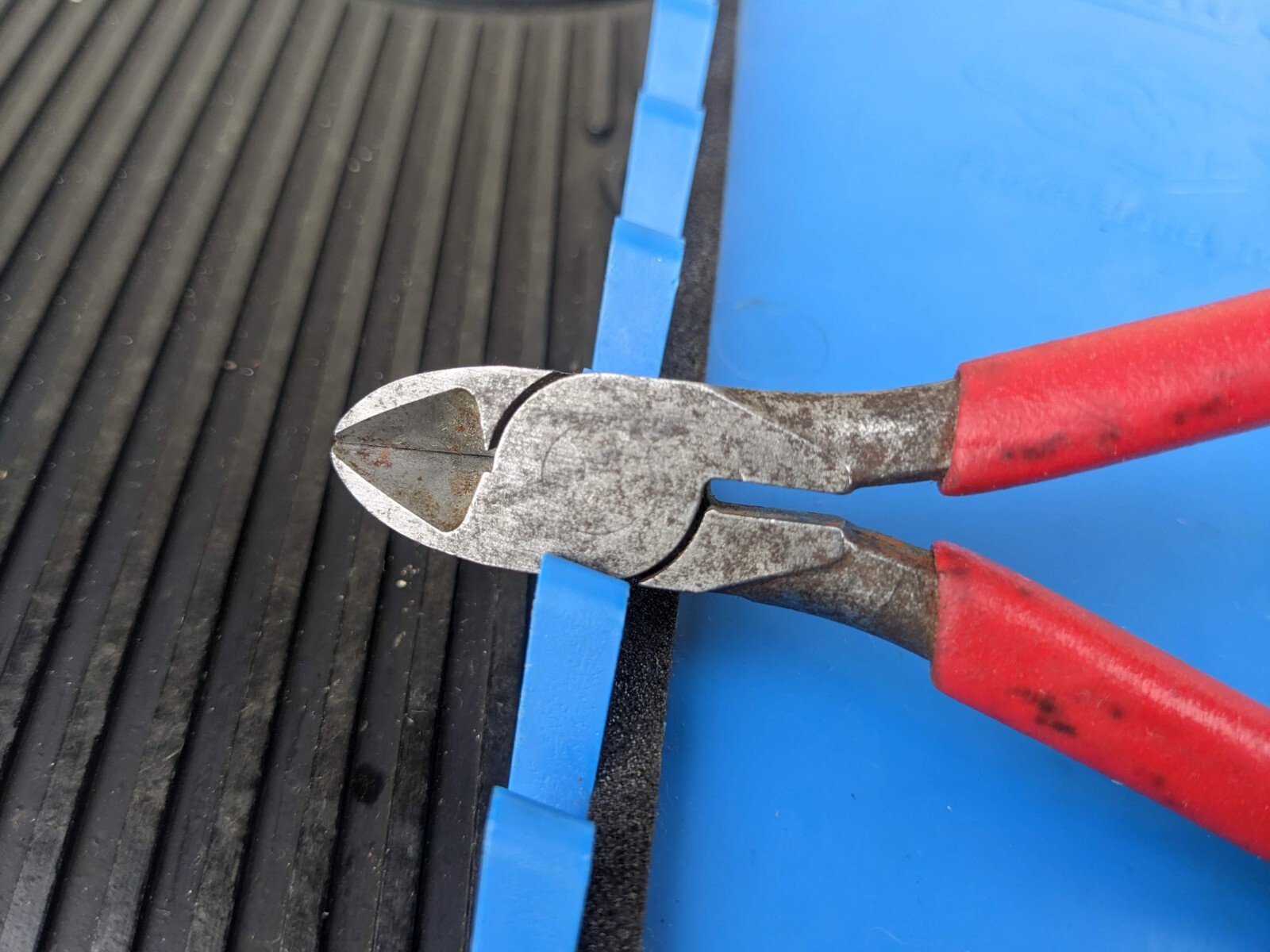 #bb284 Snap-On Tools USA 85BCP Diagonal Cutter 5″ Precision Pliers – Red