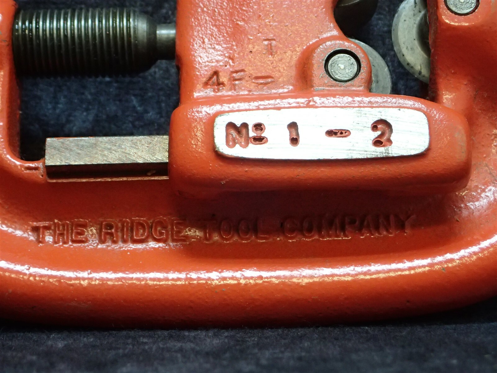 32810 Ridgid Model 1-A Heavy Duty Red Pipe Cutter 1/8″ to 1-1/4″ (3-32mm)