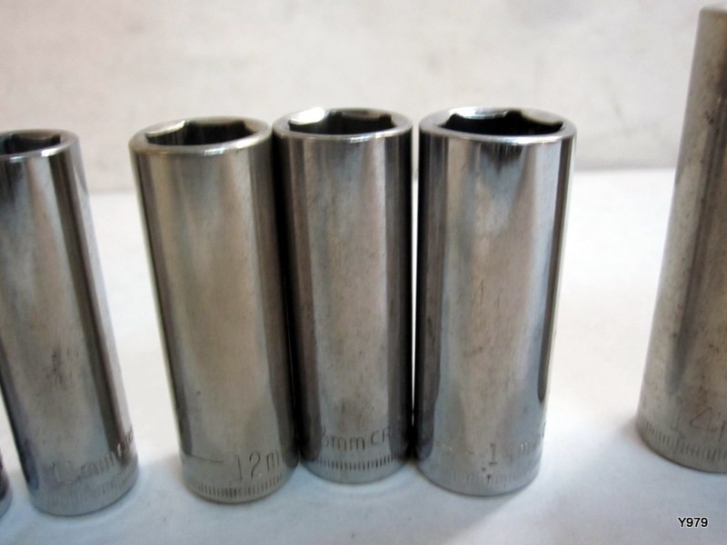 CRAFTSMAN set of 12 sockets 6 point metric read description