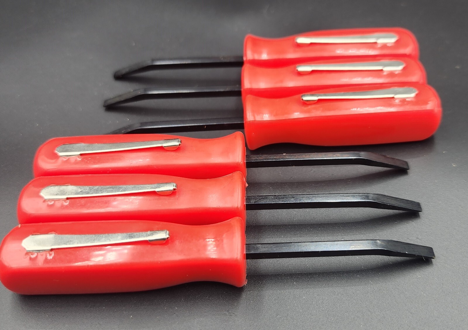 🔴 Rev Up Your Automotive Arsenal with the 6-Piece Red Pocket Prybar Set! 🚗🔧
