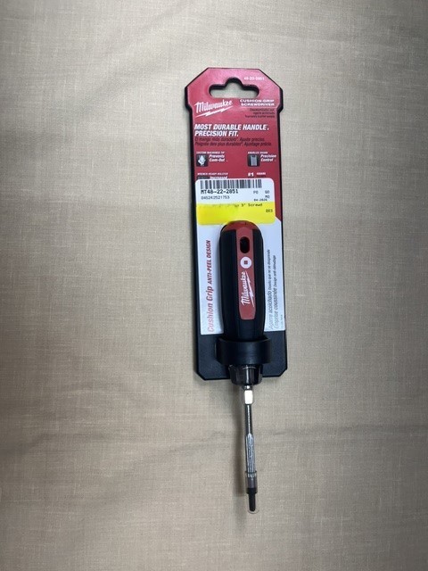 Milwaukee 48-22-2851 #1 Square, 3″ Cushion-Grip Screwdriver