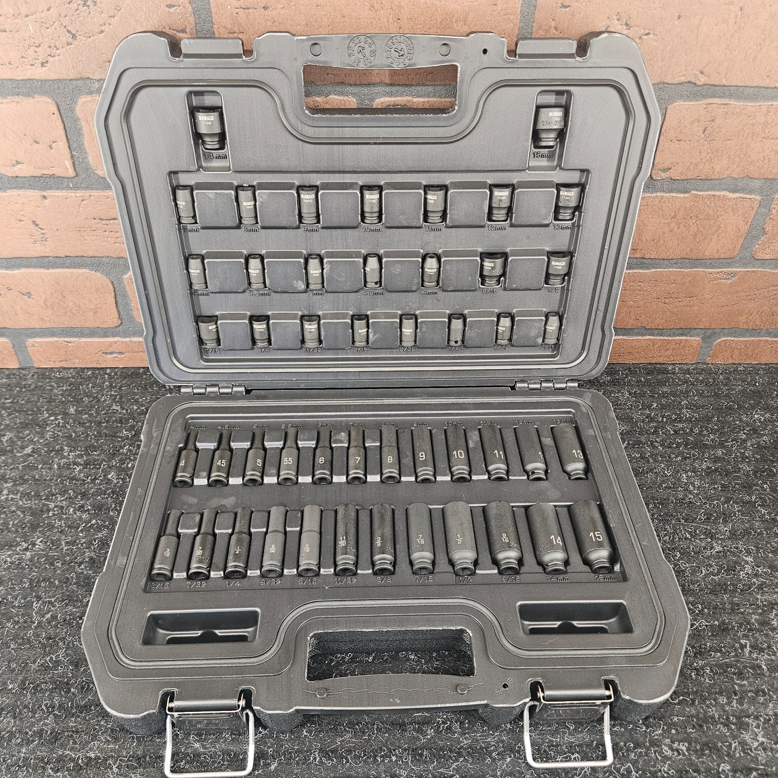 Dewalt DWMT19251 1/4″ Drive MM/SAE Impact Rated Socket Set-***NEW***