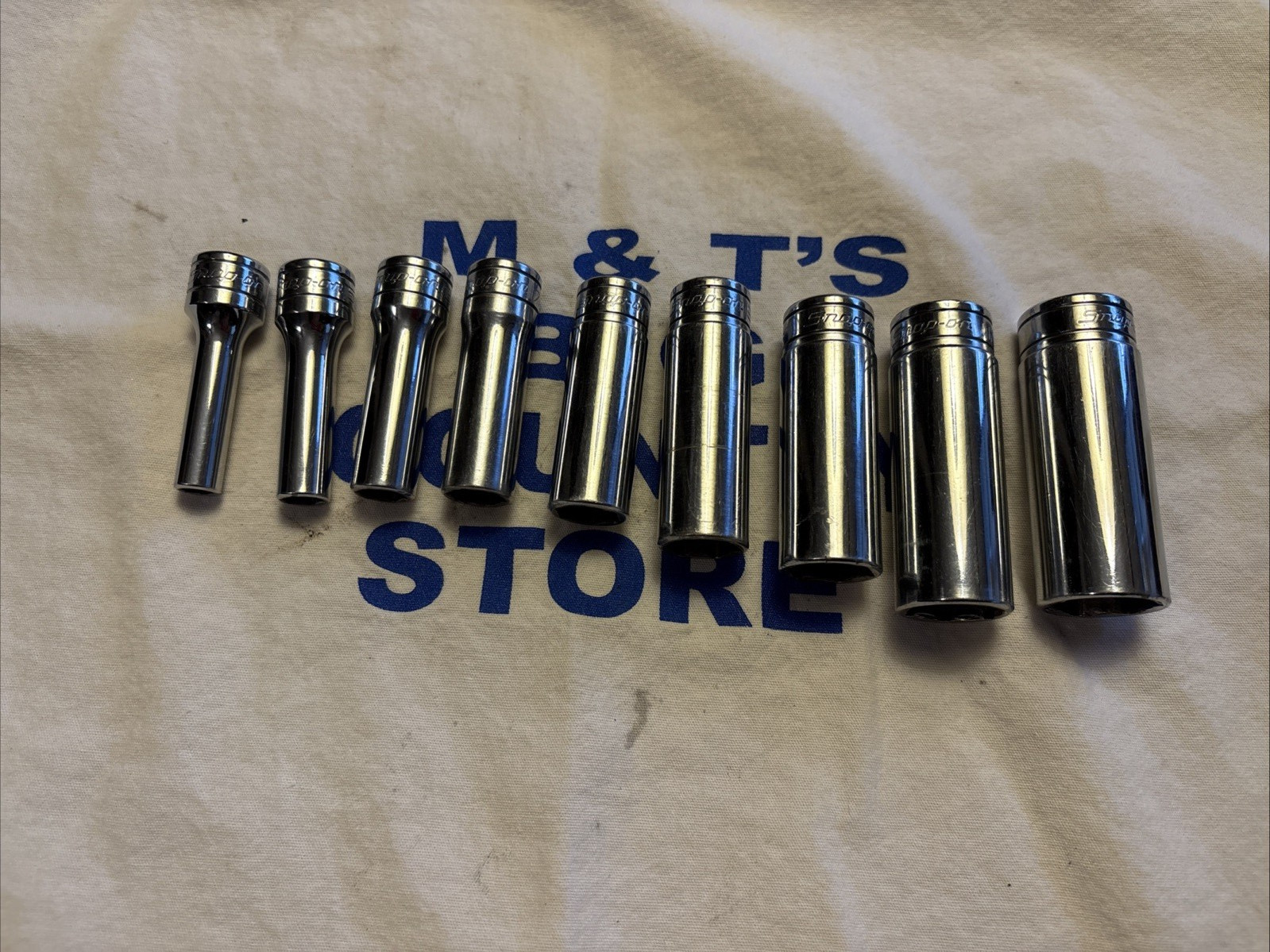 Snap-on Tools USA 3/8″ Drive 6pt 9pc SAE Deep Chrome Socket Set 211SFSY