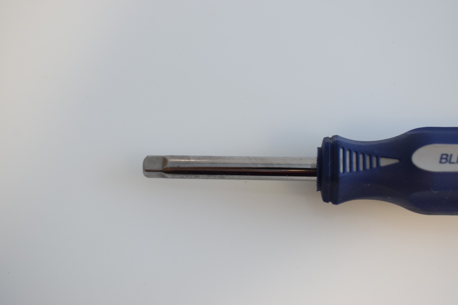Blue Point Tools BLPCGHD146 1/4″ Drive Spinner Nut Driver Blue Soft Grip Handle