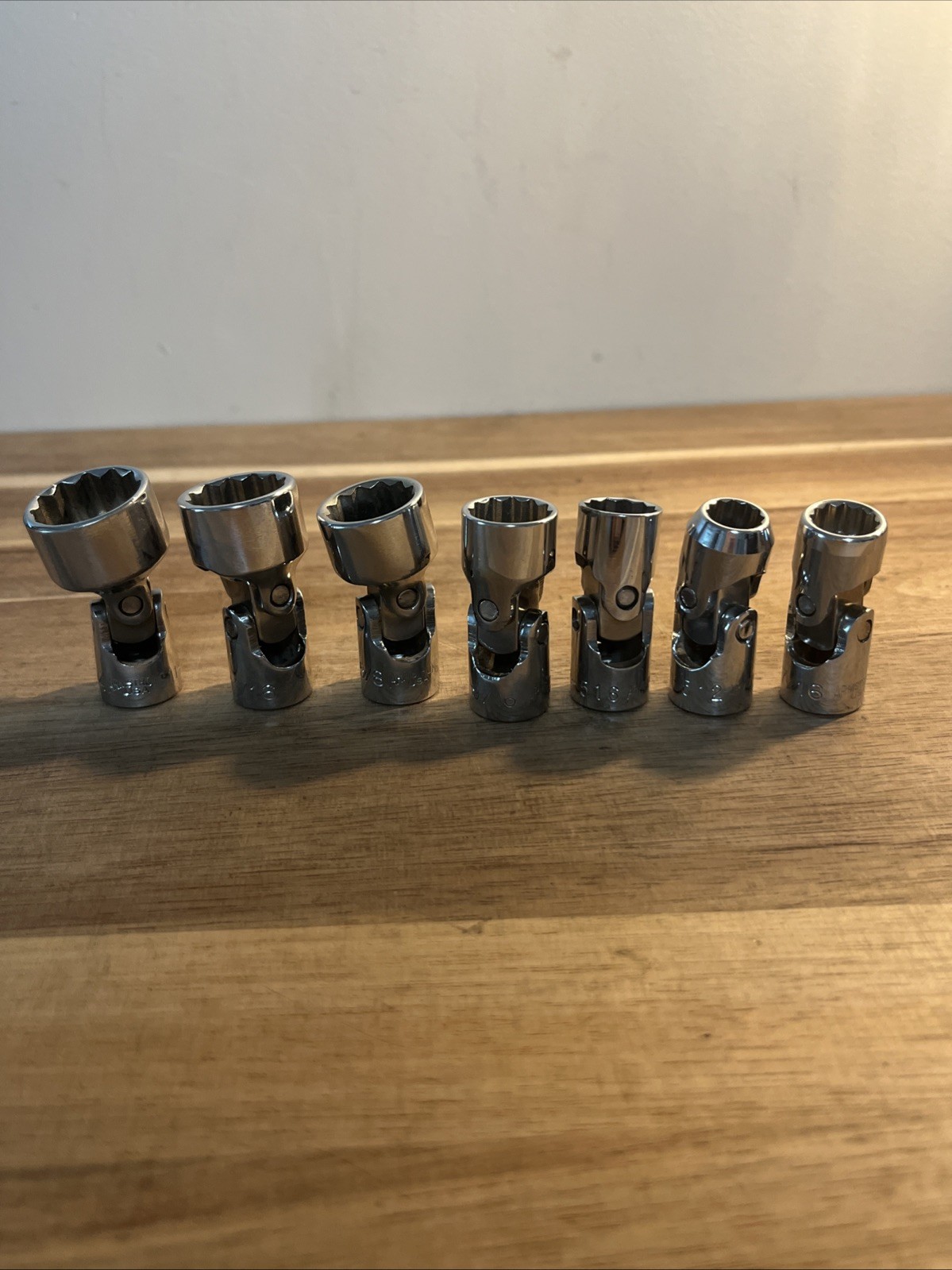 Armstrong 7 Pc 3/8″ Drive Universal Swivel Socket Set 3/8″-3/4″