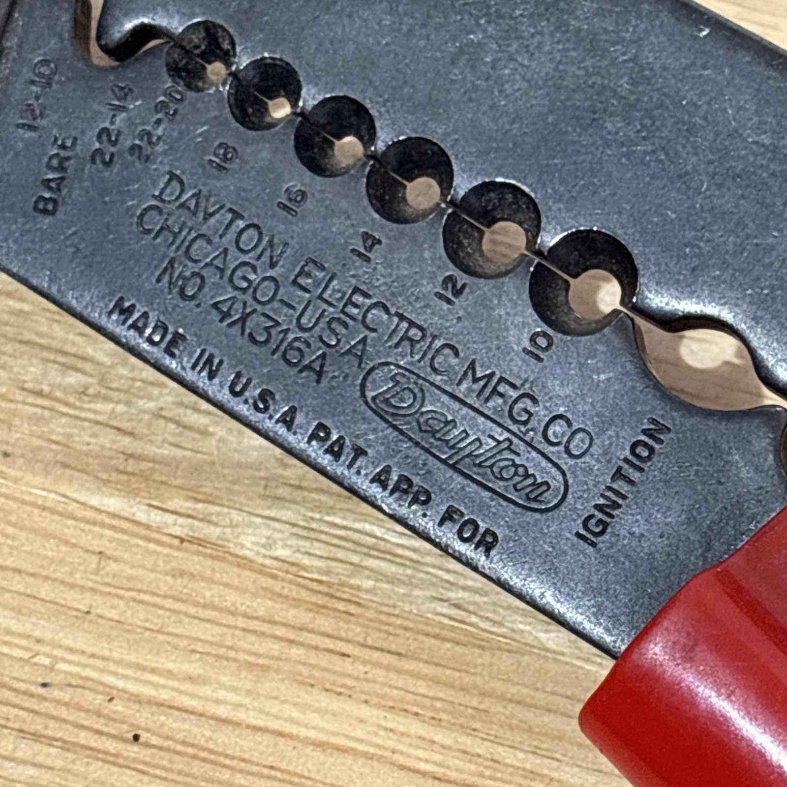 Dayton 8″ Wire Cable Stripper Cutter Crimper Pliers Red Handle 4x136a Vtg USA
