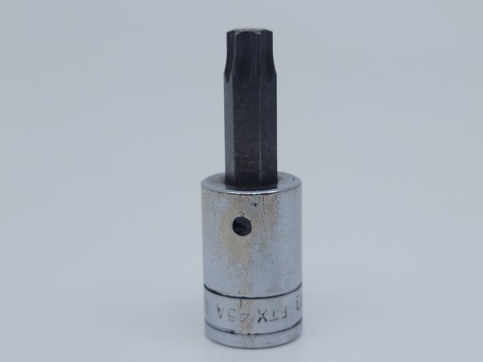 Snap-on Tools USA 1985 3/8″ Drive T45 Std Torx Bit Chrome Socket Driver FTX45A
