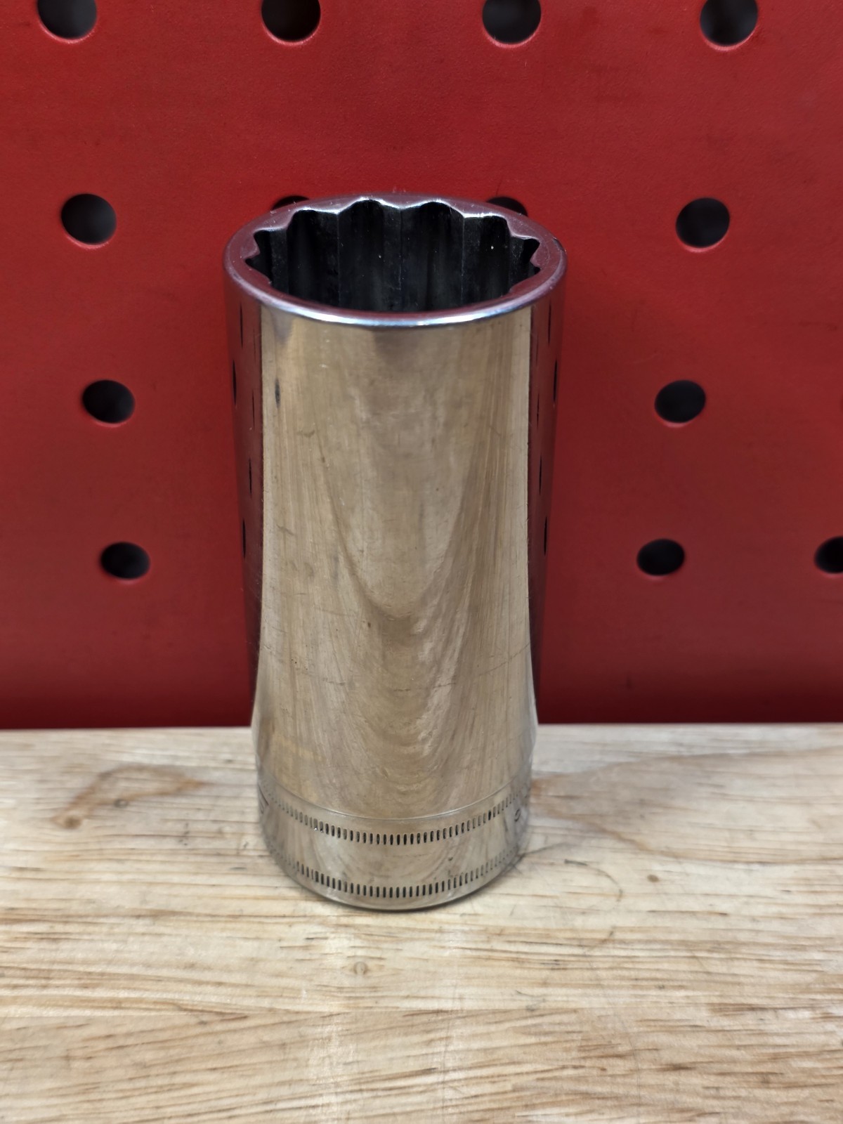 Snap-on Tools SM28 28mm 1/2″ Drive Metric 12-Point Deep Chrome Socket USA