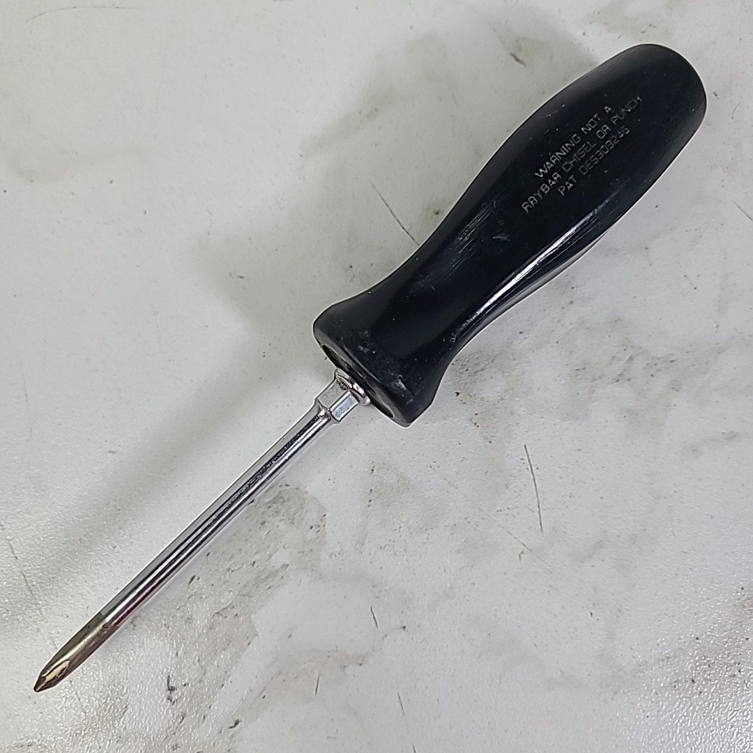 Snap On SDDP31 – #1 Phillips Tip X 3″ Long Blade Black Hard Handle Screwdriver