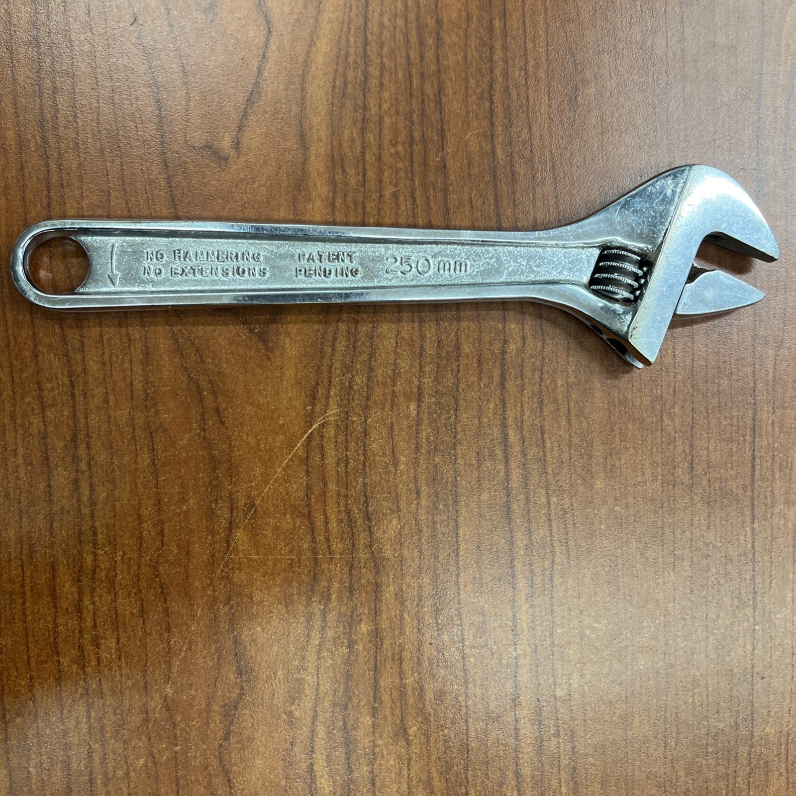 Snap On AD10 – 10″ Long (250mm) Chrome Adjustable Wrench – Free Shipping