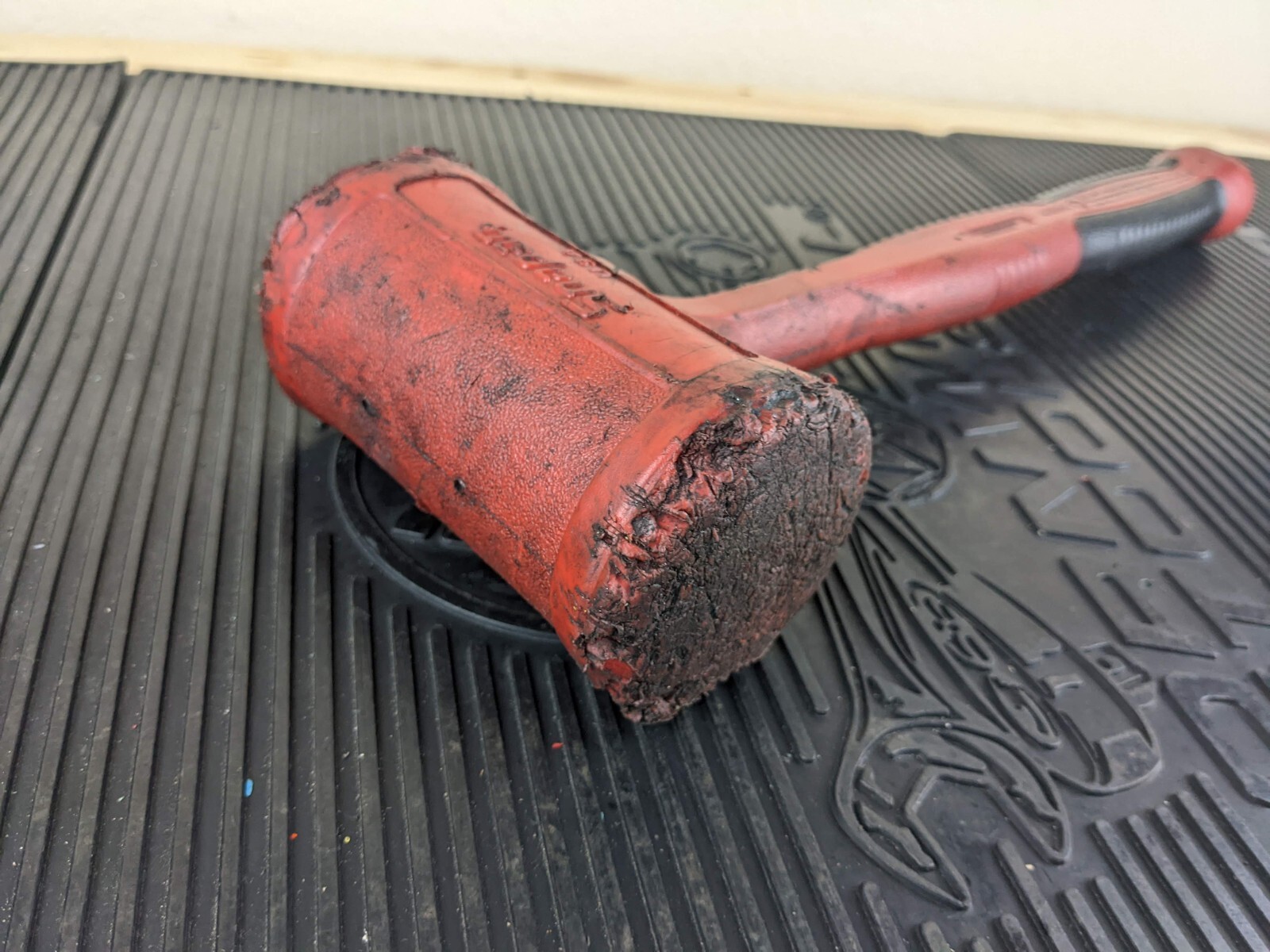 #at919 Snap-On HBFE48 Dead Blow 48-Ounce Soft Grip Hammer RED