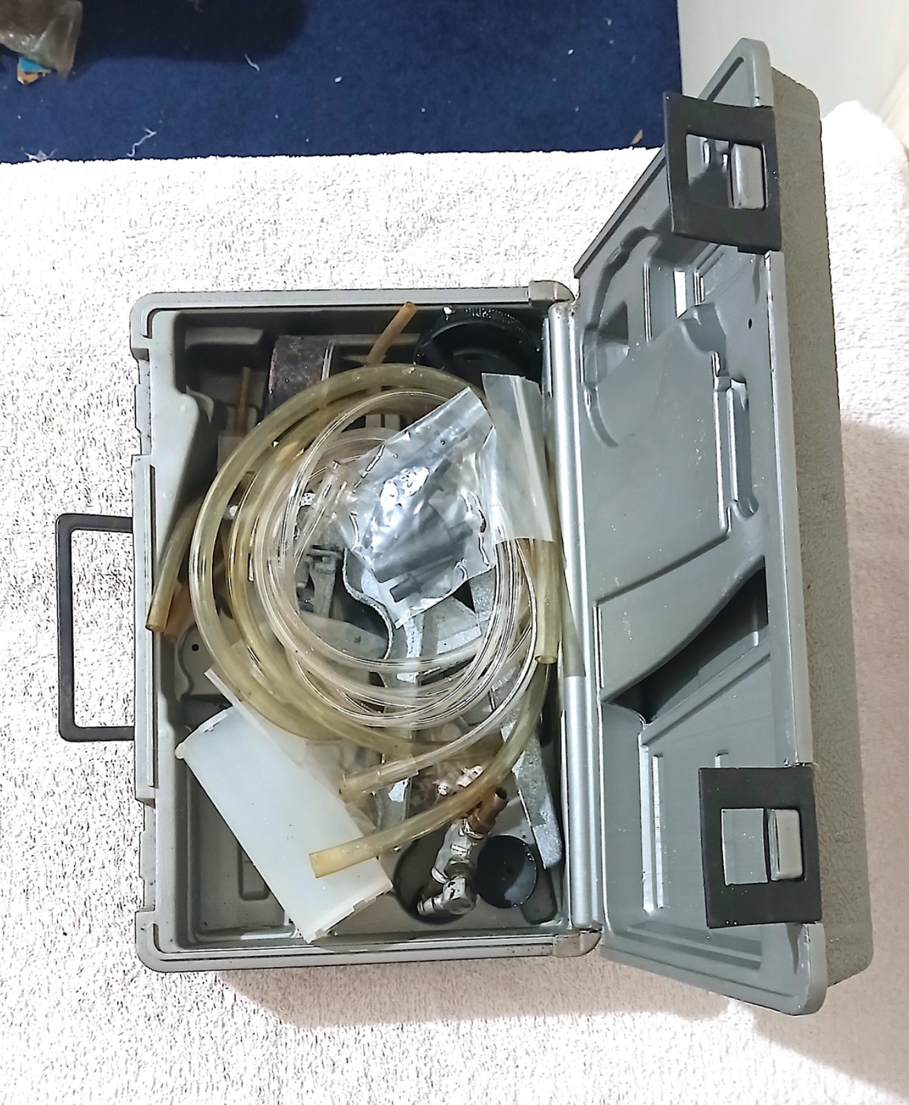 Mityvac Silverline Vacuum Pump Kit Brake Bleeder Hand Tool w/ Case AS-IS