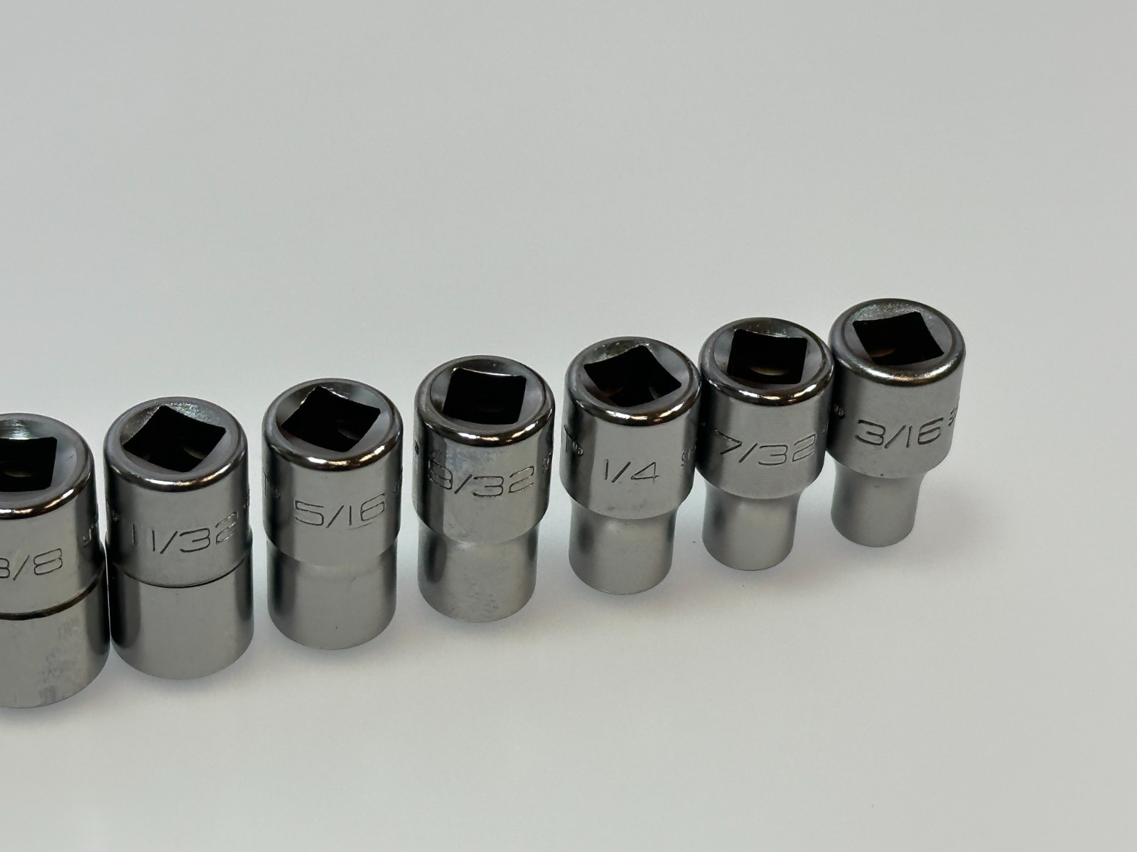 CAT Caterpillar Tools USA 10pc SAE 3/16″ to 1/2″ Socket Set, 1/4″ Drive 12 Point