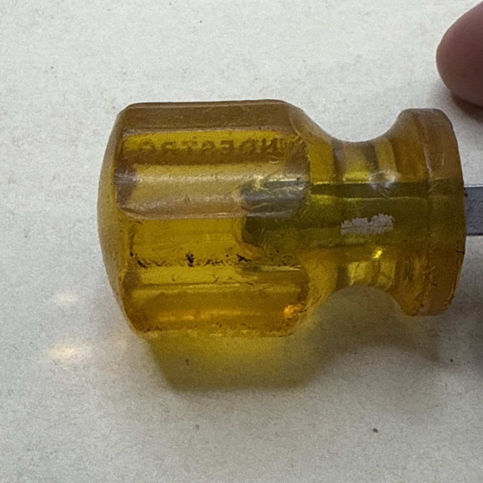 Vintage INDESTRO Amber 3721 Square Shank 1-1/4″ Stubby Flathead Screwdriver old
