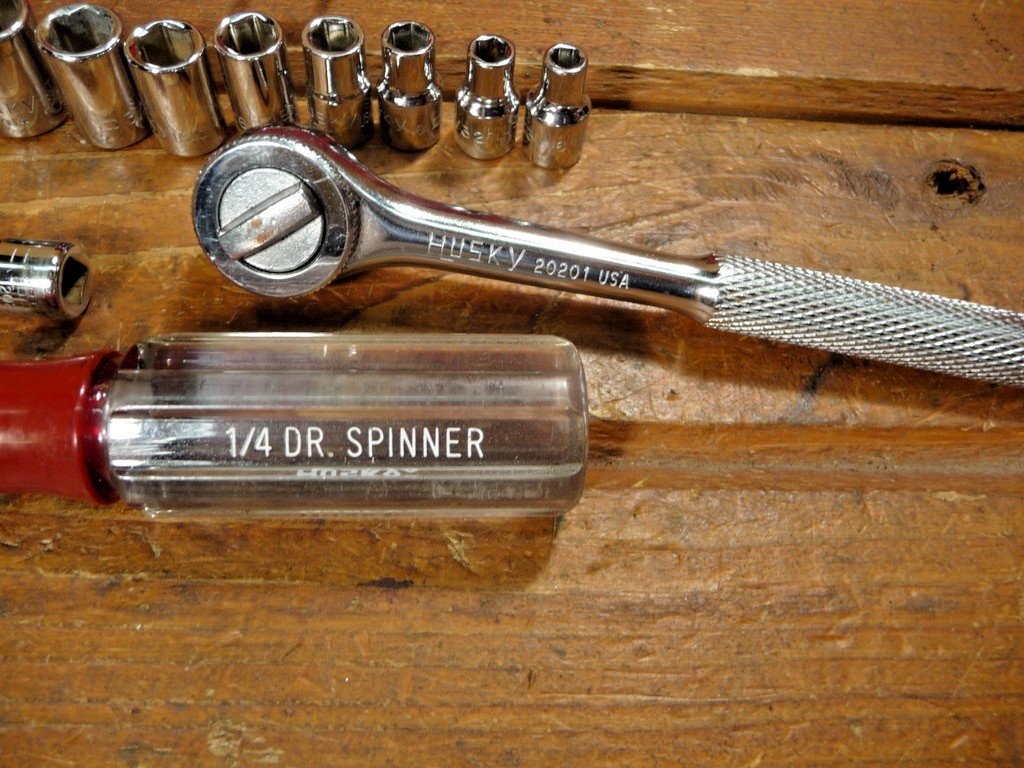 Husky USA 1/4″ ratchet socket set w Spinner Nut Driver