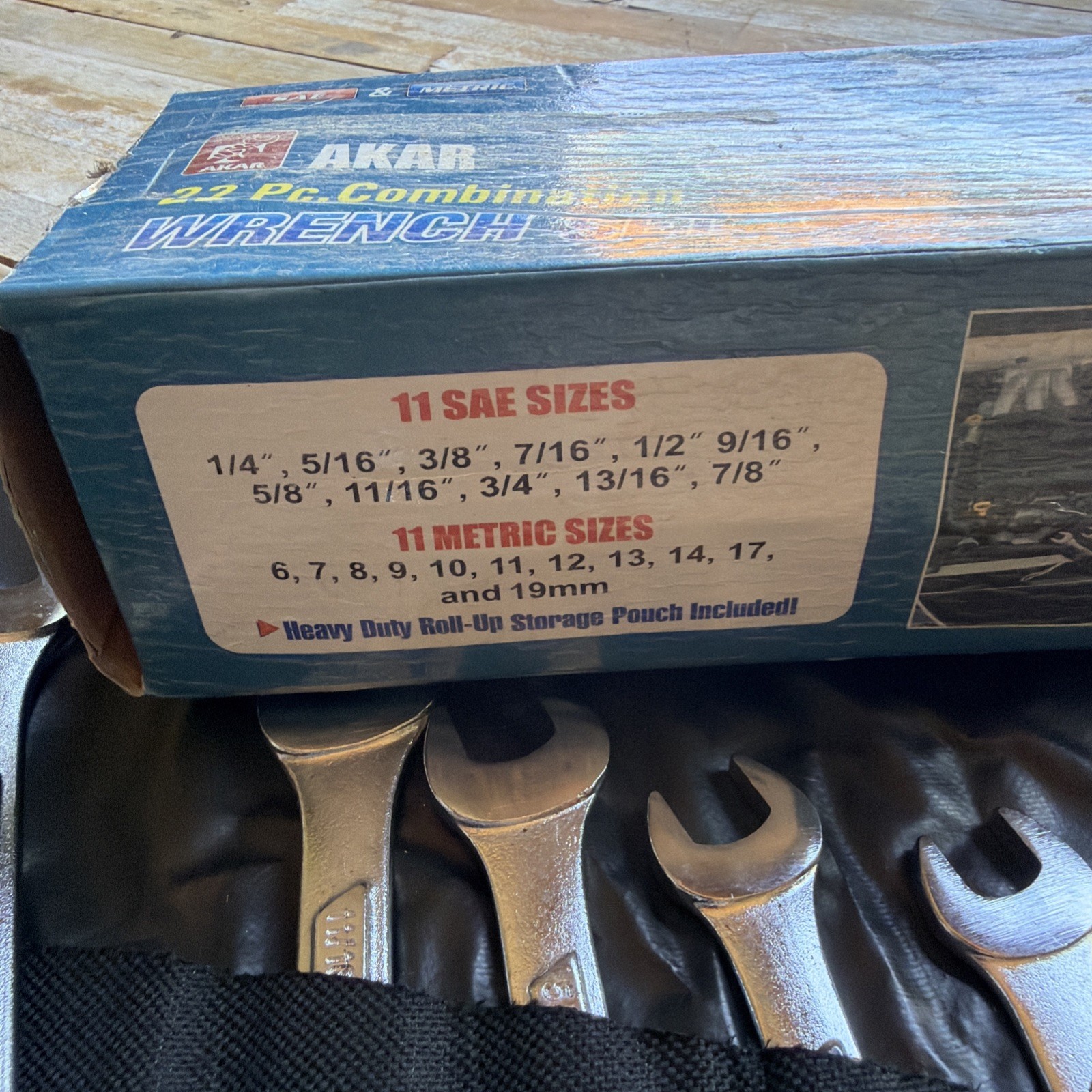 22-Piece Standard/Metric Combination Wrench Set. NOS