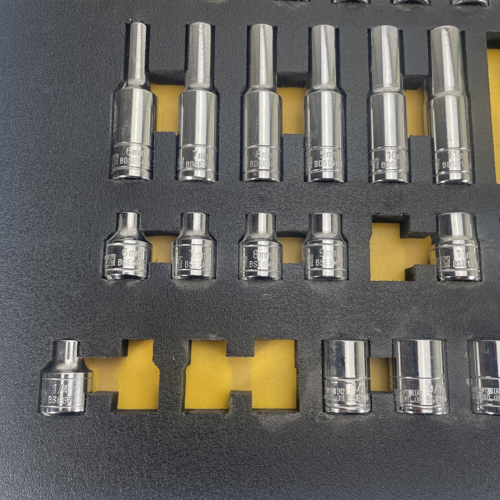 MATCO Silver Eagle 97 PC 1/4″ & 3/8″ Dr Socket, Extension & Ratchet W/Foam READ