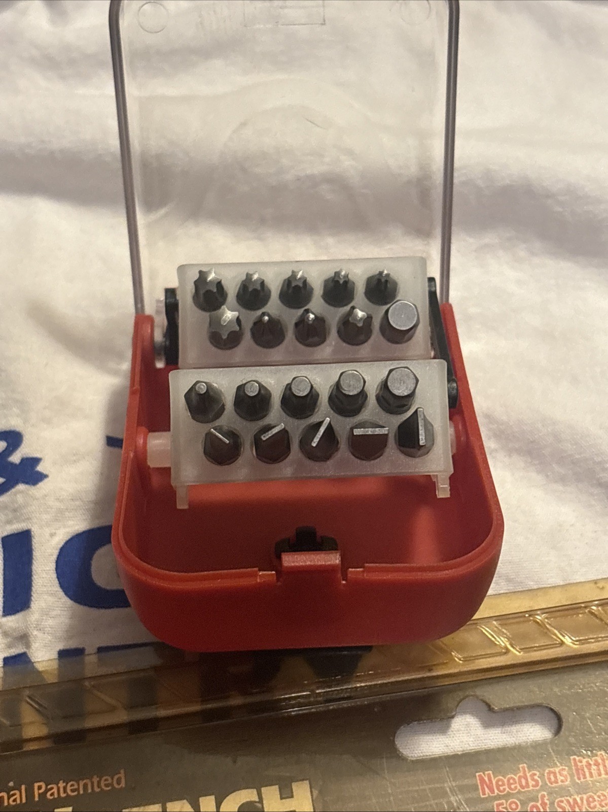 Gearwrench 32 pc Standard & Metric Set, includes bits & holder