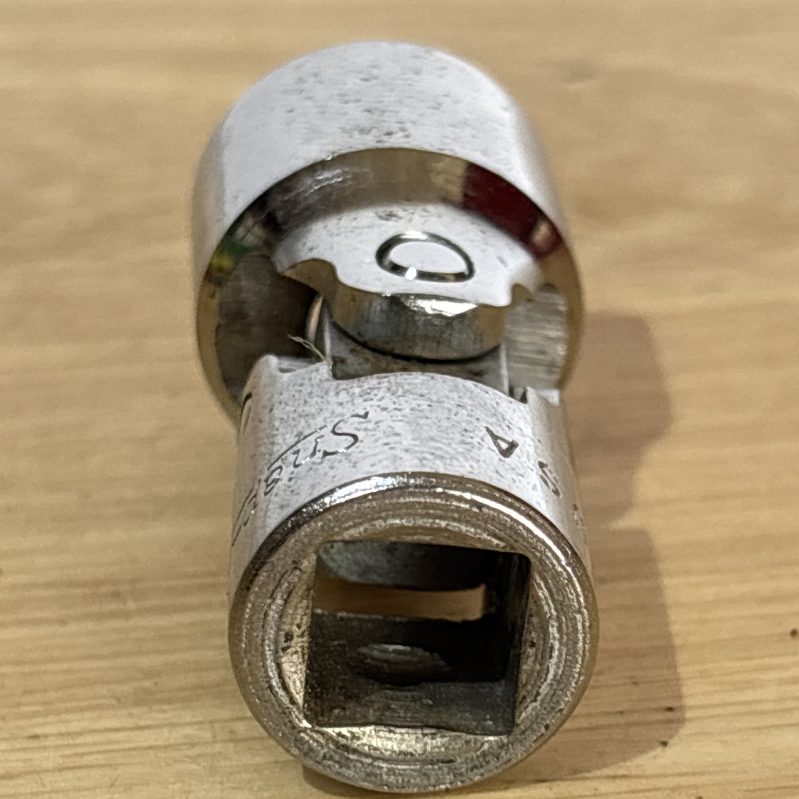 Snap On 5/8″ Shallow Universal Swivel Socket 3/8″ Drive 12 Point FVU20 Vtg USA