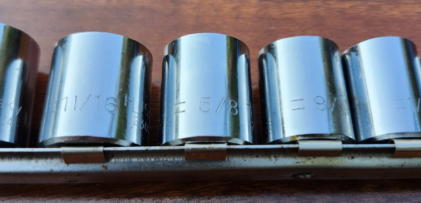 Vintage Husky USA Socket Sets (2) SAE Plus Metric/Sae 1/4″& 3/8″ Sockets 78 Pcs