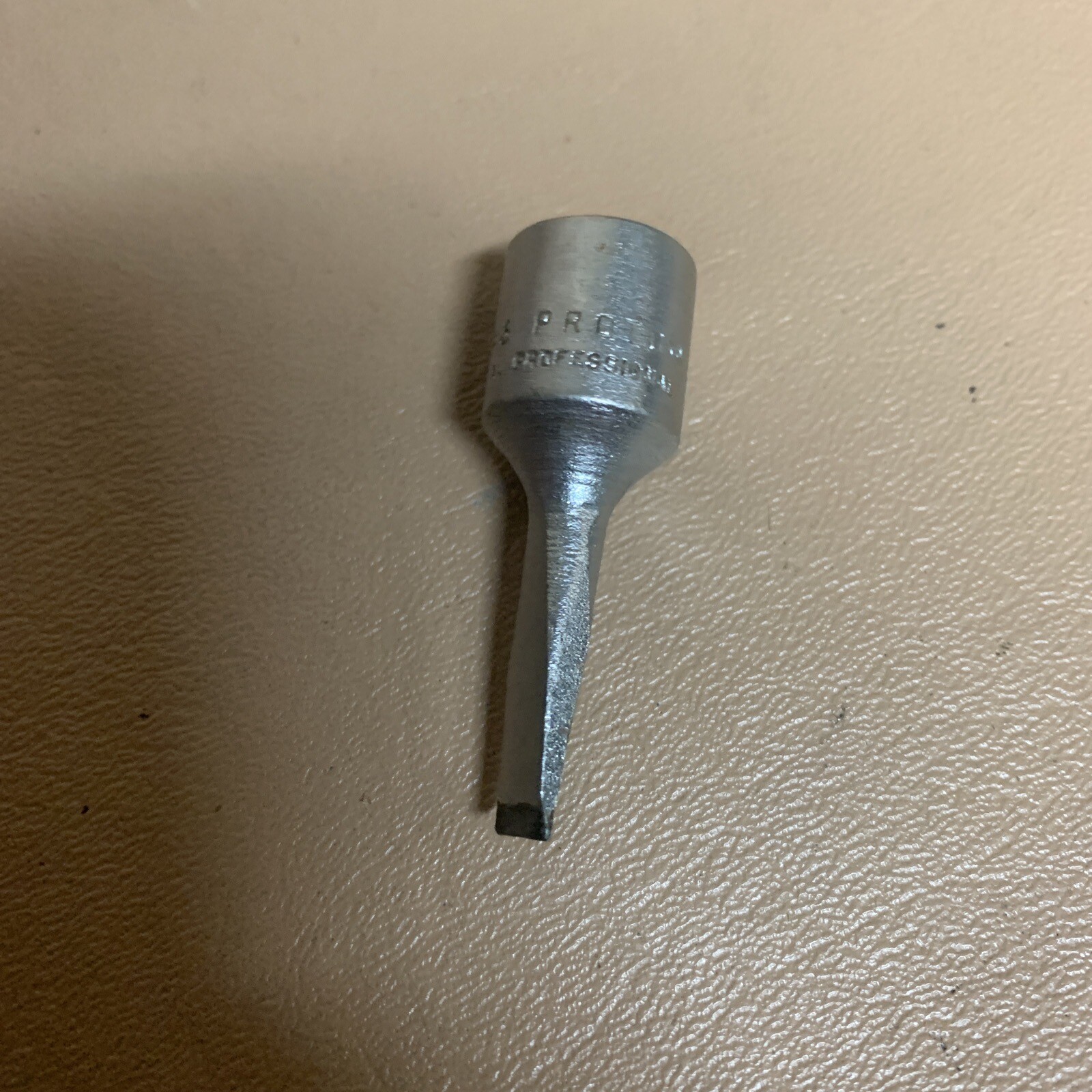 Proto Tool#5246 – 1/4” Tip, Flat Head, Chrome, Screwdriver Socket, 3/8″ Drive