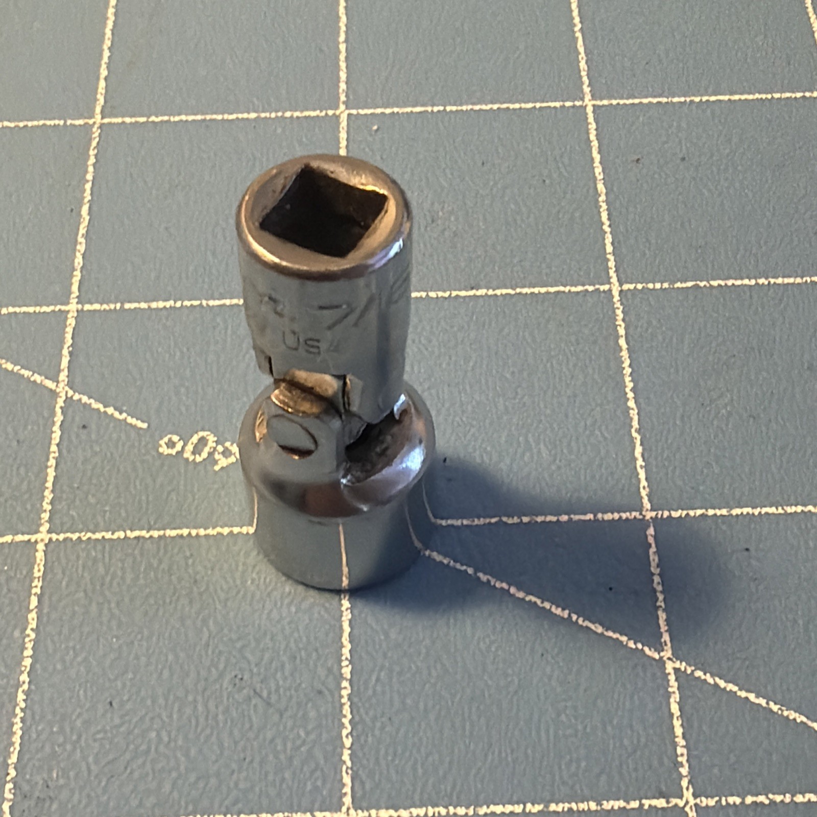 Snap-on Tools USA 1/4″ Drive 7/16″ SAE 12 POINT Swivel Socket TMU141