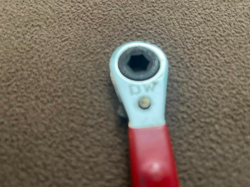E-Z Red Tools 5/16″ Extra Long Battery Side Terminal Ratcheting Wrench, BK705