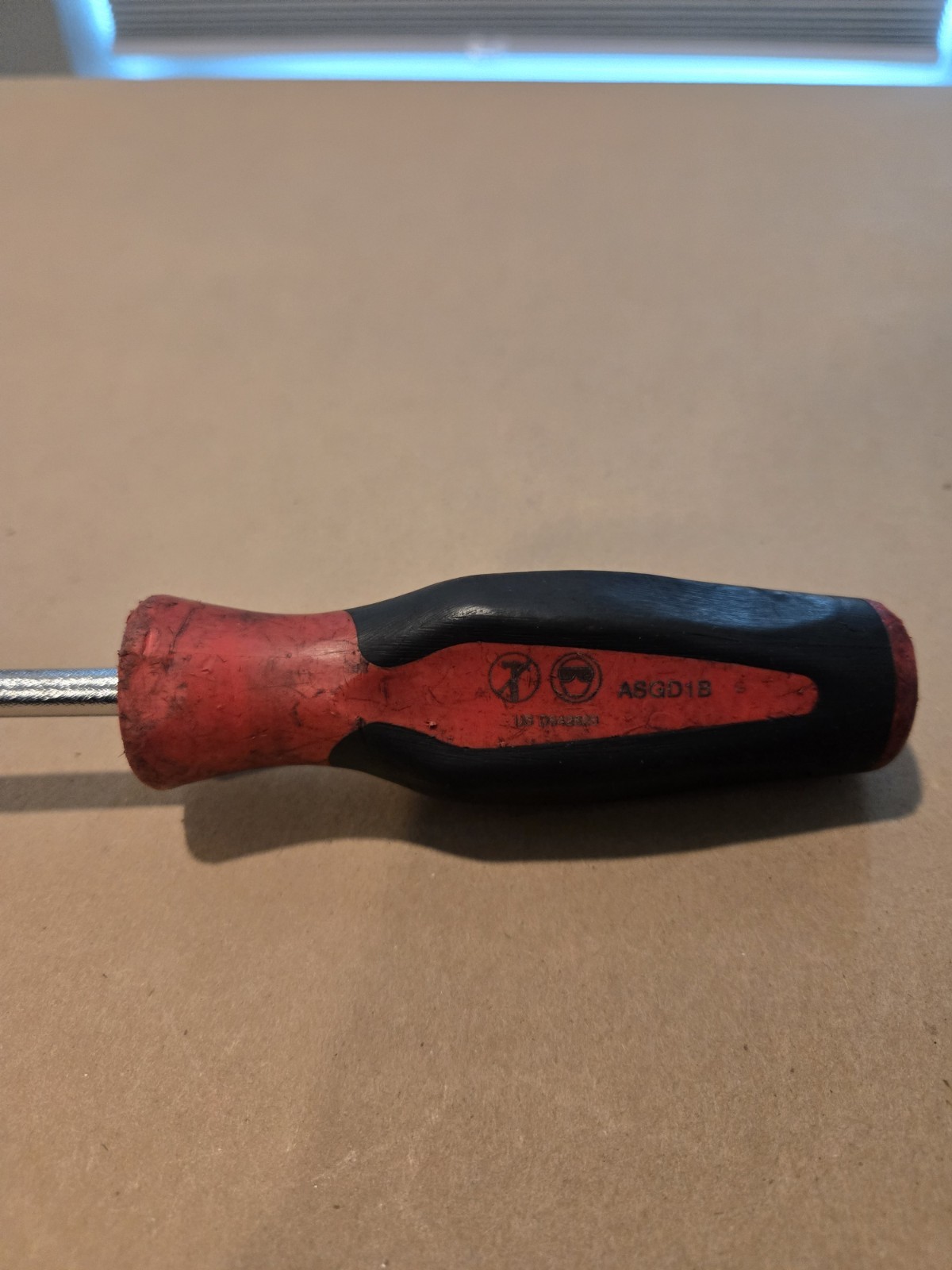 Snap On 10″ Long Soft Grip Dished Trim Pad Tool Red/Black Handle USA ASGD1B