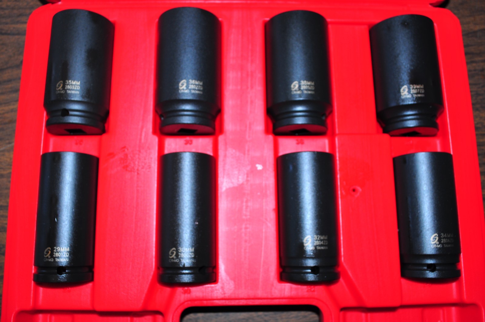 8 Pcs 1/2″ Dr Deep 12 Point Spindle Nut Impact Socket Set 29- 39 MM Sunex 2835