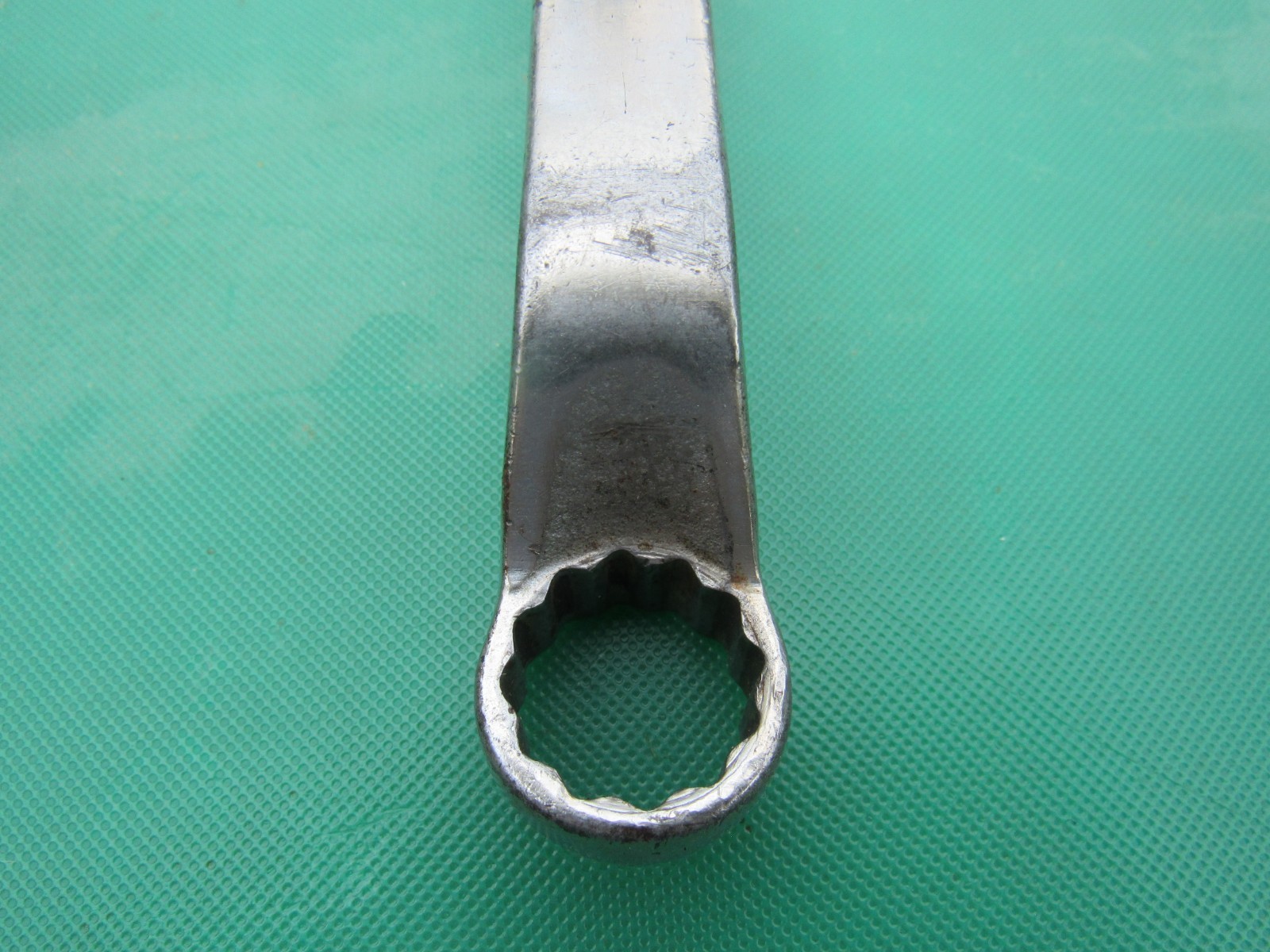 SNAP ON X02024 5/8″ X 3/4″ 12 POINT BOX END WRENCH 60° OFFSET UNDERLINE USED XO