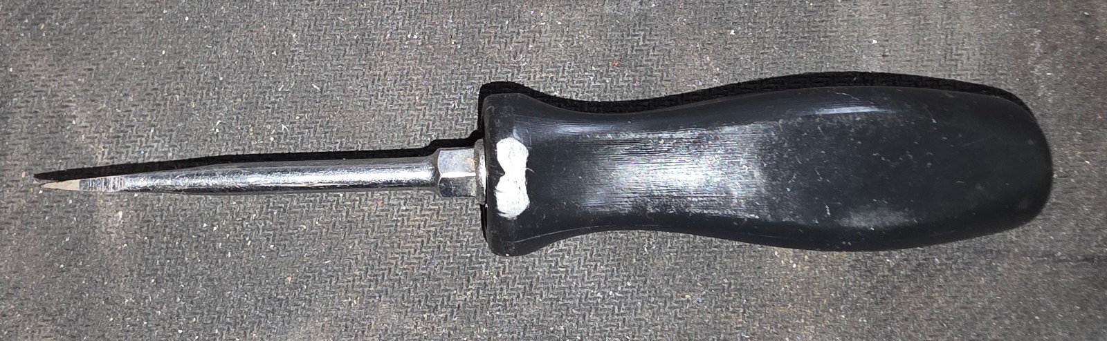 SNAP ON SDD2 BLACK HARD HANDLE FLAT SLOTTED BLADE SCREWDRIVER 6-3/8″ USA