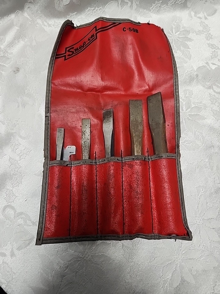 Snap on Tools 5 Piece Flat Chisel Set w/ C-50B Kit Bag. Used