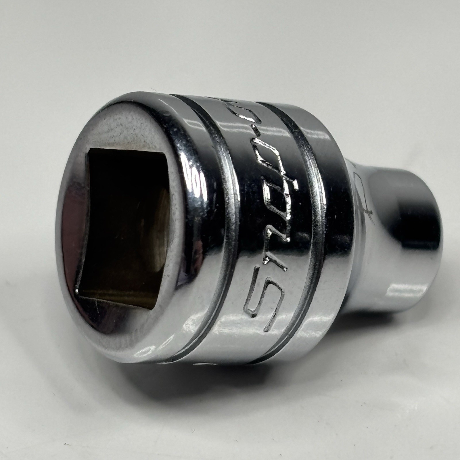Snap On Tools FS081 3/8 Dr 6Pt SAE 1/4 Flank Dr Shallow Chrome Socket USA 2001
