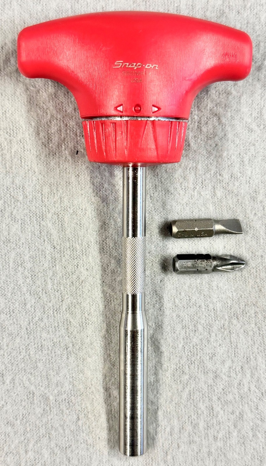 Snap-on Red T-Handle Ratcheting Screwdriver SSDMRT4 Standard Shaft 2 Snap-on Bit