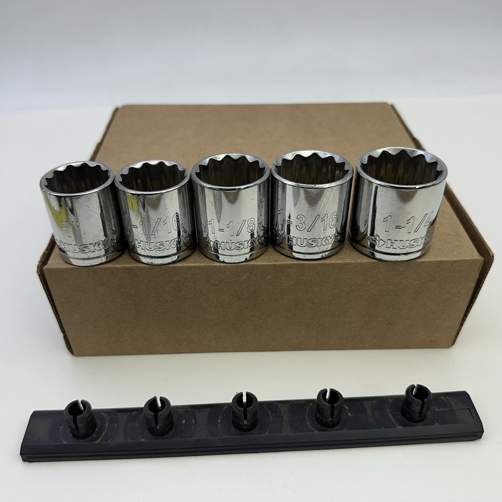 Husky 5 pc 1/2″ Drive 12 Point SAE Socket Set 1″, 1-1/16, 1-1/8, 1-3/16, 1-1/4