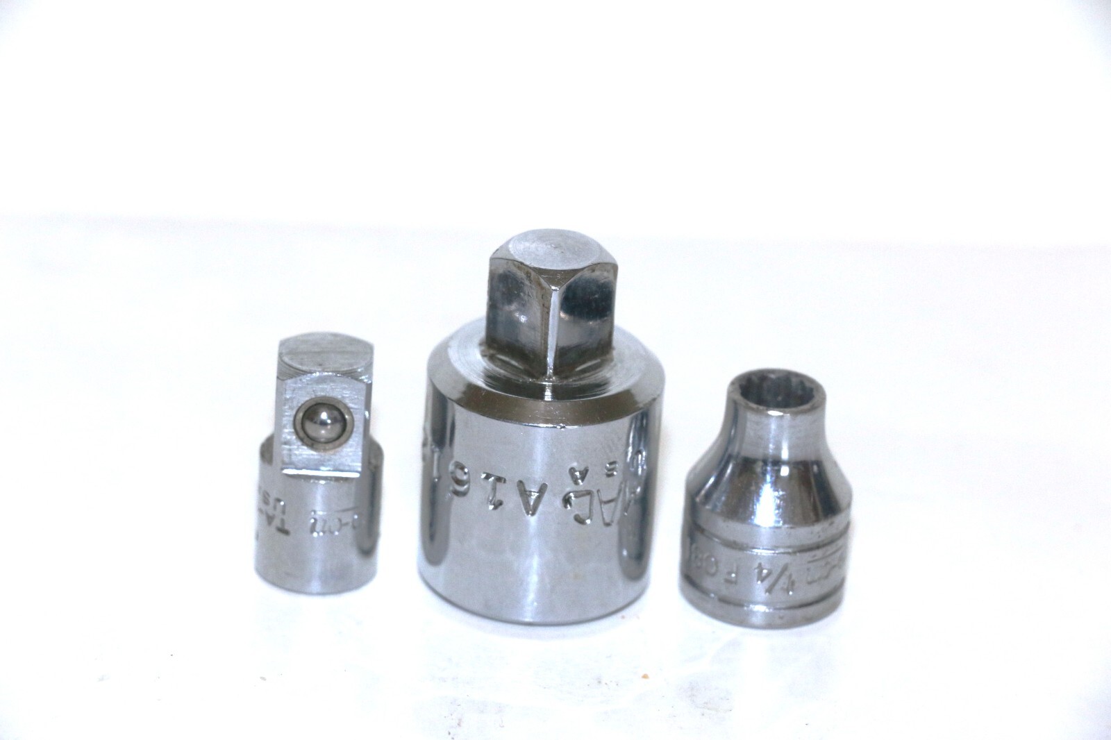 2 SNAP-ON,1 MAC SOCKETS – 2 ADAPTERS AND ONE 1/4″ SOCKET