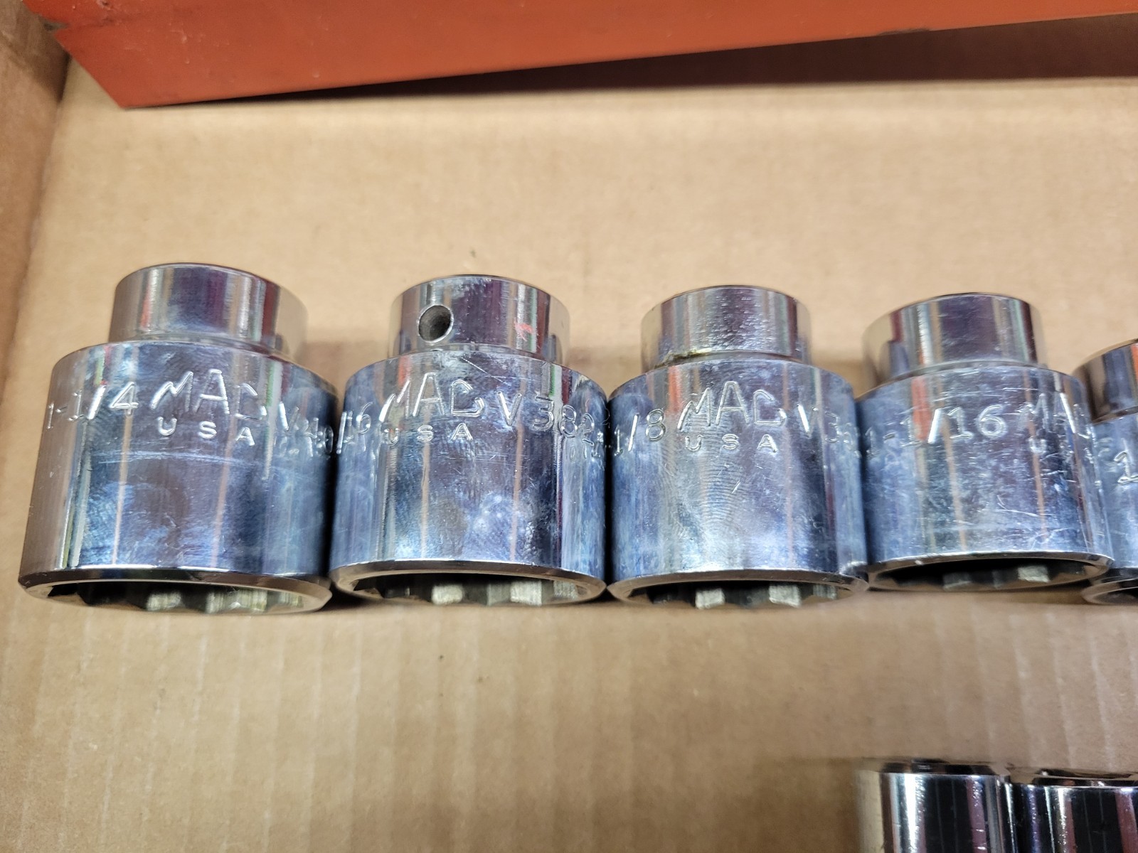 Mac Tools USA 15-Piece1/2″ Drive SAE 12-Point Socket Set 3/8 – 1-1/4″