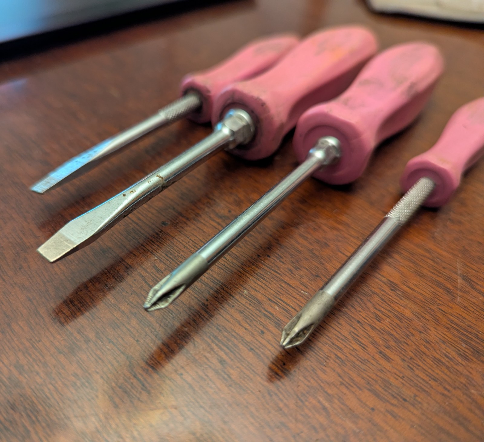 Snap-on 4pc PINK HARD HANDLE Combination Screwdriver Set #1 Philips and Flat