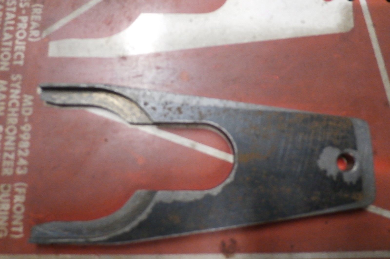 MD998243 Dodge Colt Front Stopper Plate 5 Speed 1600cc Engine, Miller Tool ~