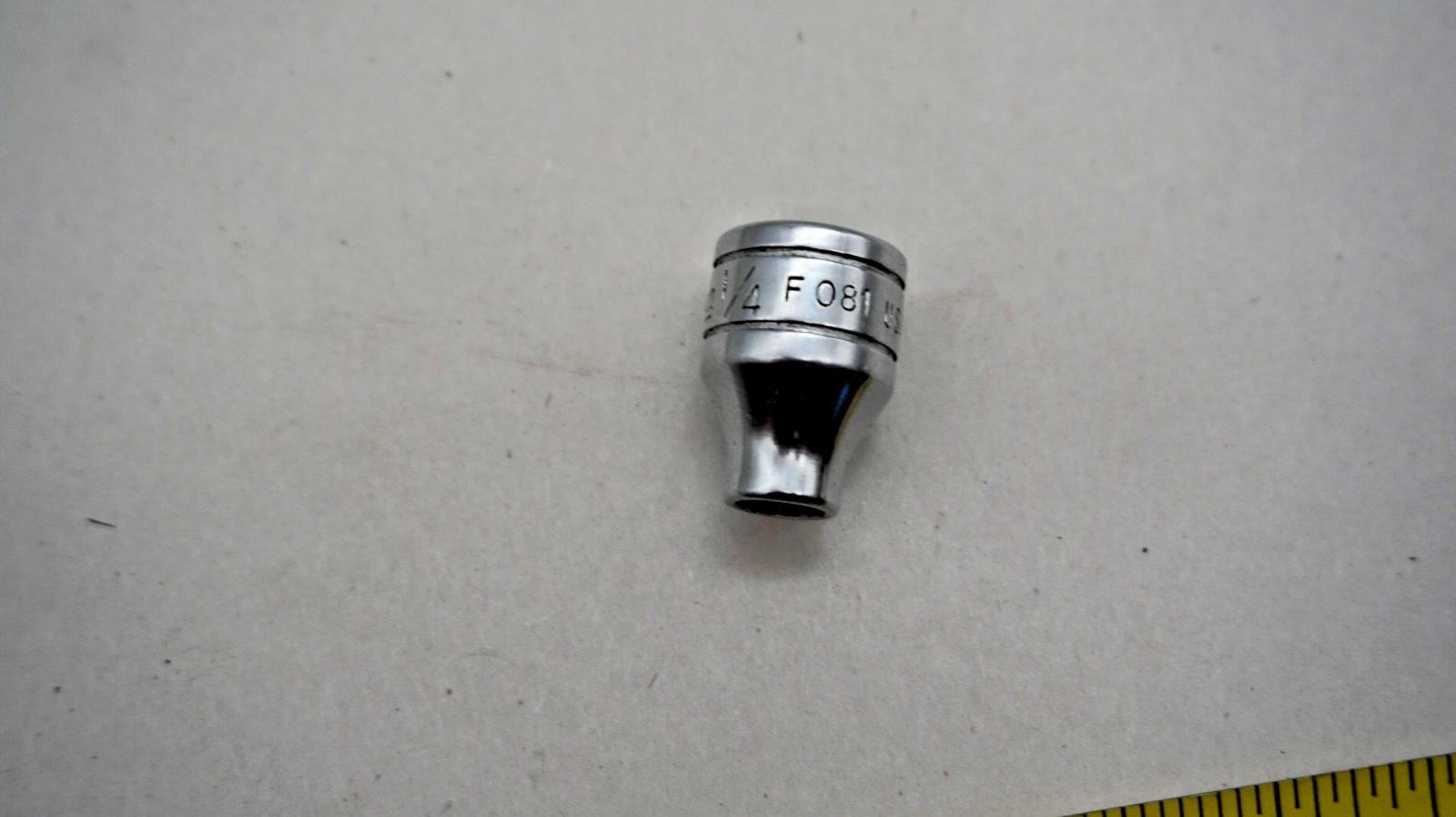 Snap On F081 3/8″ drive 12-point shallow 1/4″ socket free ship USA only