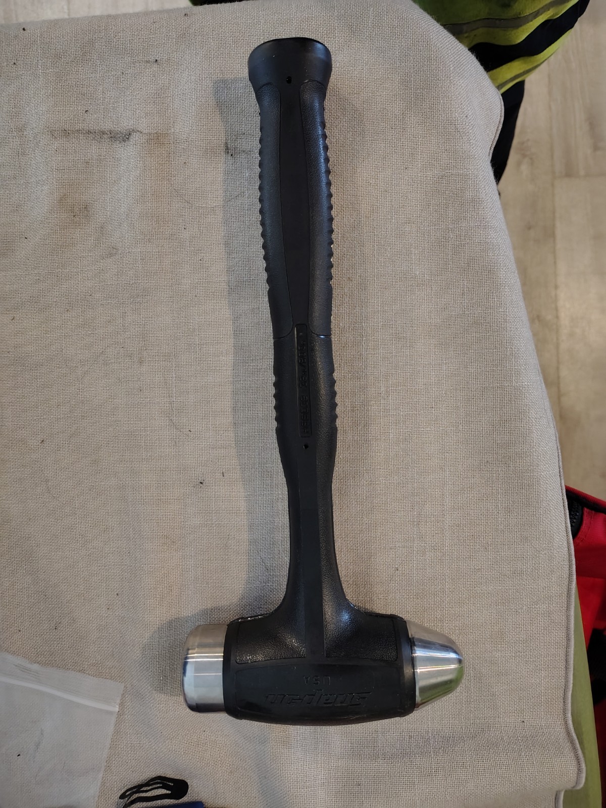 Snap-On Tools USA NEW 32oz BLACK Grip Dead Blow Ball Peen Hammer HBBD32