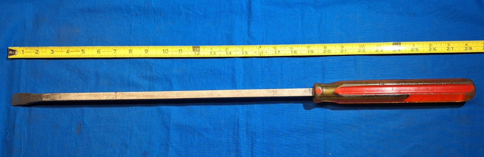Vintage Mac Tools PB18 red and yellow handle pry bar 28″ long